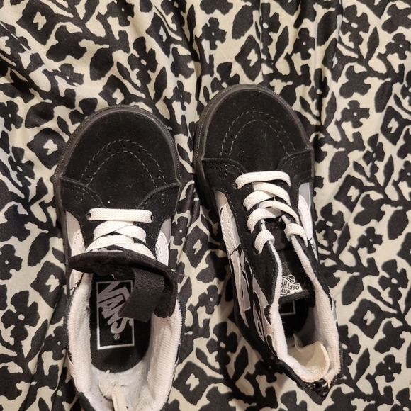 Toddler Vans - Picture 2 of 6